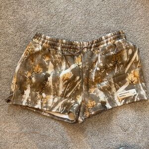 Comfrt Camouflage Women's Shorts